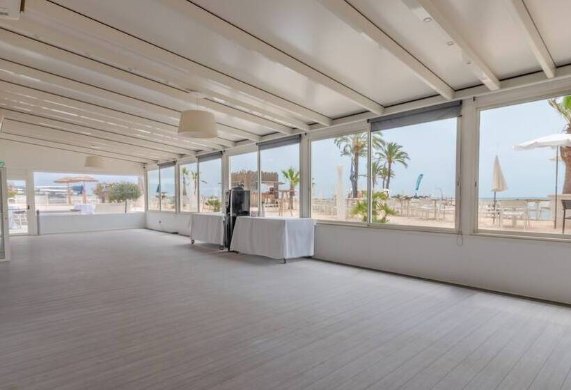 استراحتگاه Holiday Inn Nice Port St Laurent, An Ihg