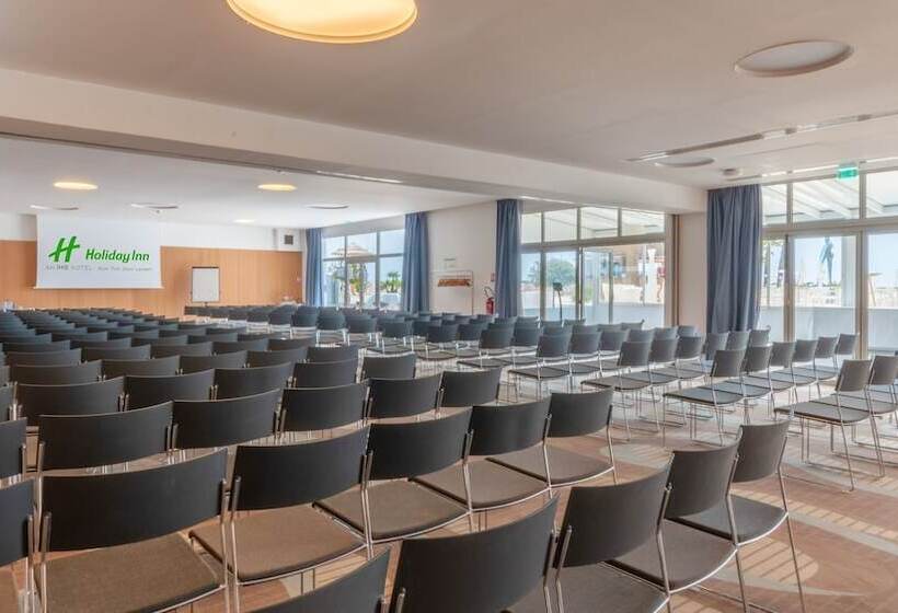 استراحتگاه Holiday Inn Nice Port St Laurent, An Ihg