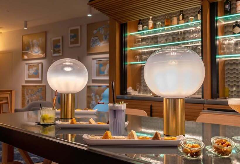 استراحتگاه Holiday Inn Nice Port St Laurent, An Ihg