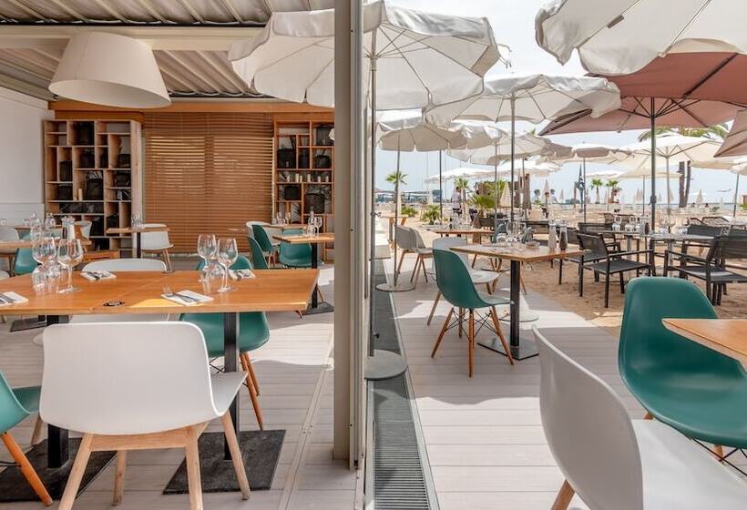 استراحتگاه Holiday Inn Nice Port St Laurent, An Ihg