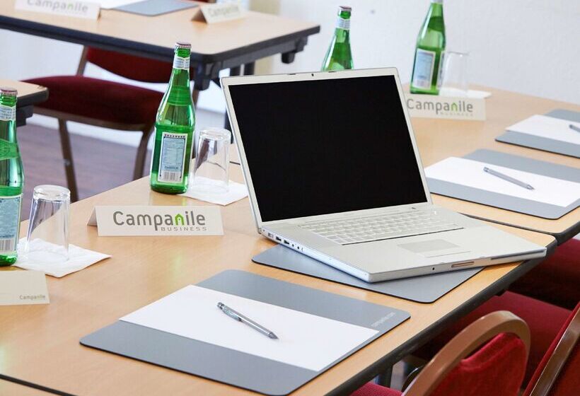 בית מלון כפרי Campanile Versailles Buc