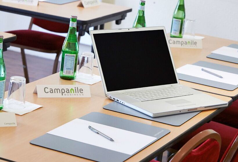 בית מלון כפרי Campanile Versailles Buc