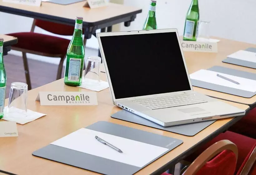 בית מלון כפרי Campanile Versailles Buc