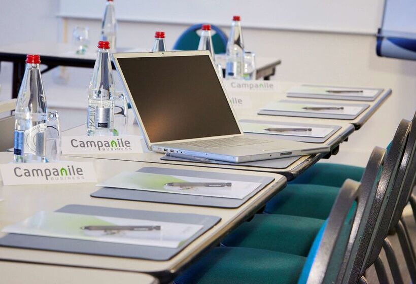 בית מלון כפרי Campanile Versailles Buc