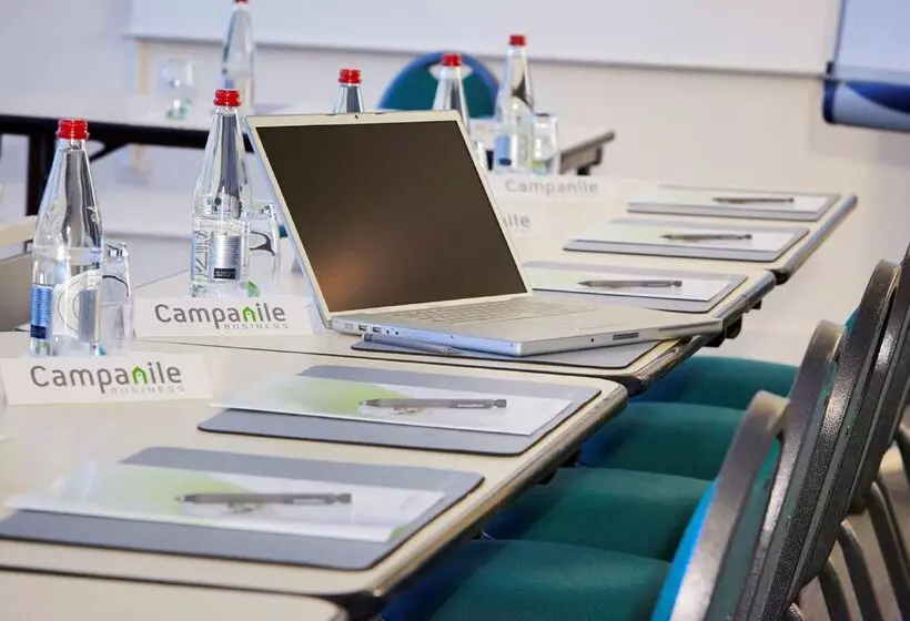 בית מלון כפרי Campanile Versailles Buc