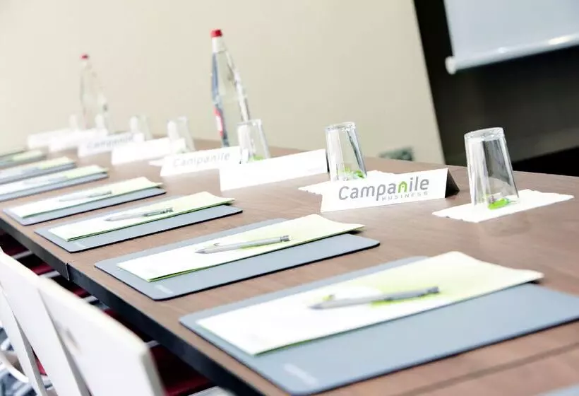 בית מלון כפרי Campanile Versailles Buc