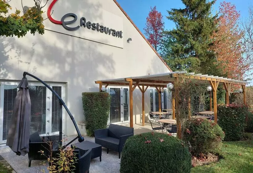 בית מלון כפרי Campanile Versailles Buc