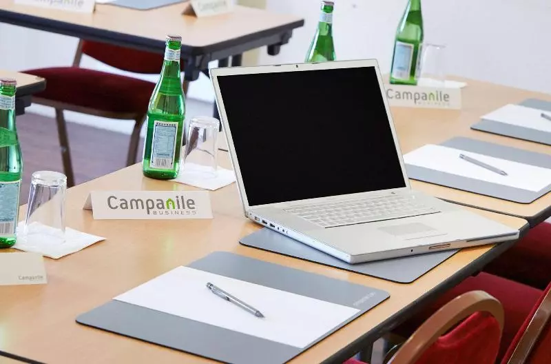 בית מלון כפרי Campanile Versailles Buc