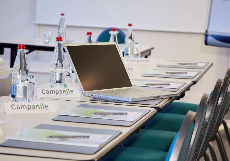 בית מלון כפרי Campanile Versailles Buc