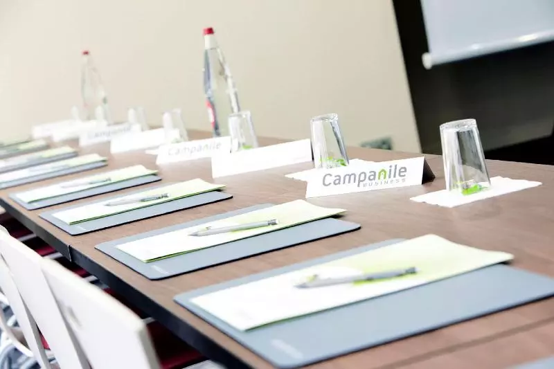 בית מלון כפרי Campanile Versailles Buc