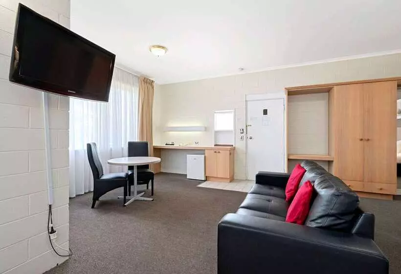 בית מלון כפרי Comfort Inn & Suites King Avenue