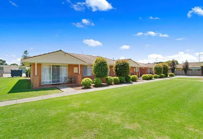 בית מלון כפרי Comfort Inn & Suites King Avenue