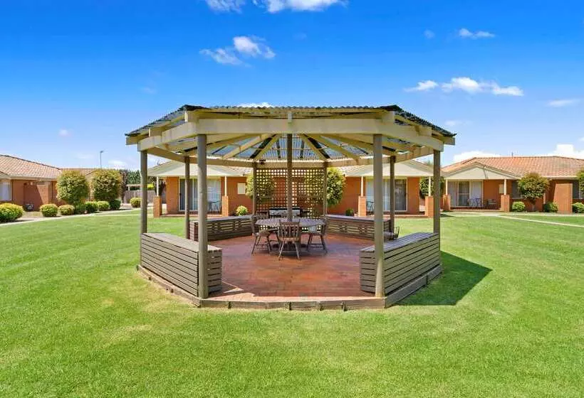 בית מלון כפרי Comfort Inn & Suites King Avenue