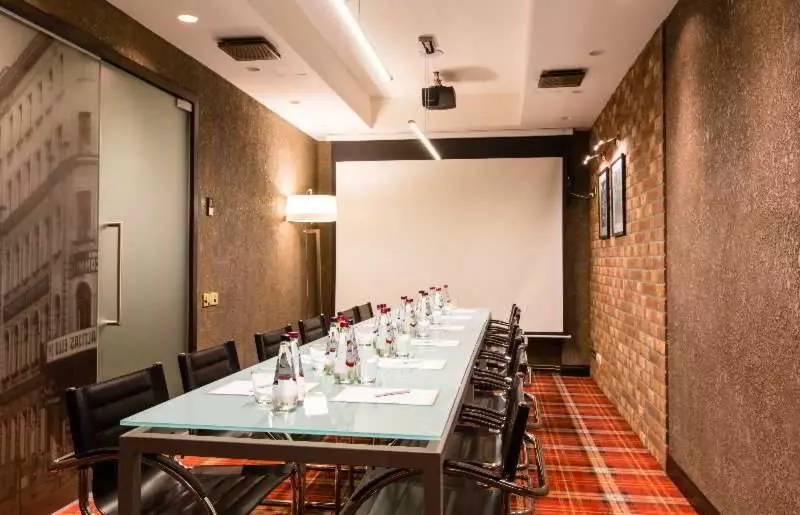 Metropole Hotel By Semarah