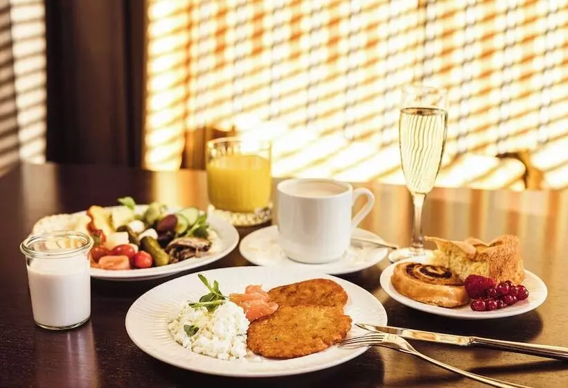 Metropole Hotel By Semarah