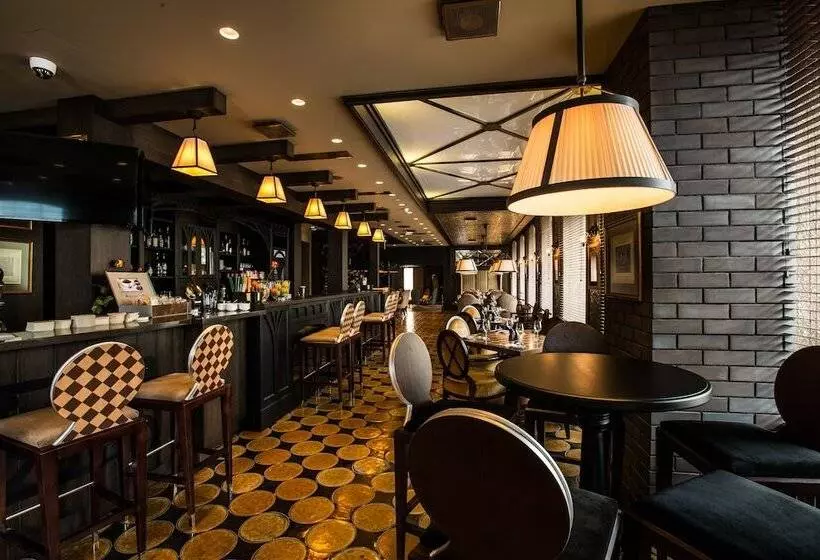 Metropole Hotel By Semarah