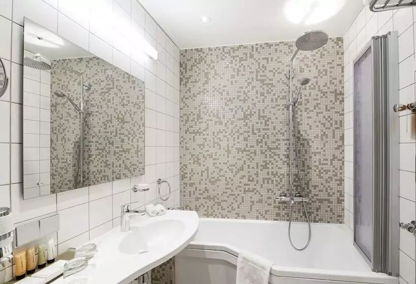 Metropole Hotel By Semarah