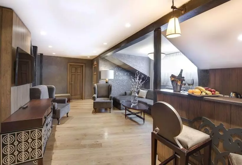 Metropole Hotel By Semarah