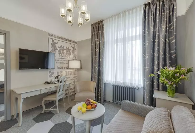 Metropole Hotel By Semarah