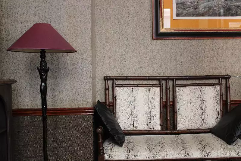 هتل Prince De Conti