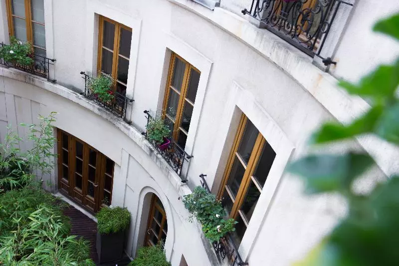 هتل Prince De Conti