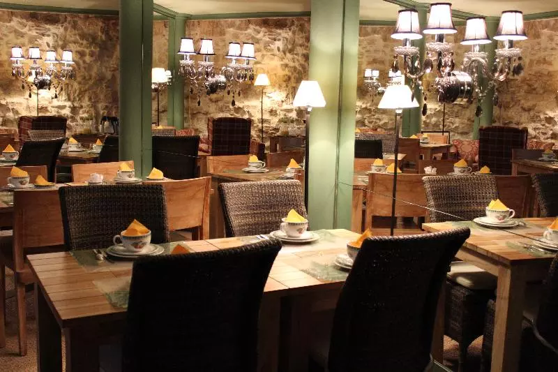 هتل Prince De Conti