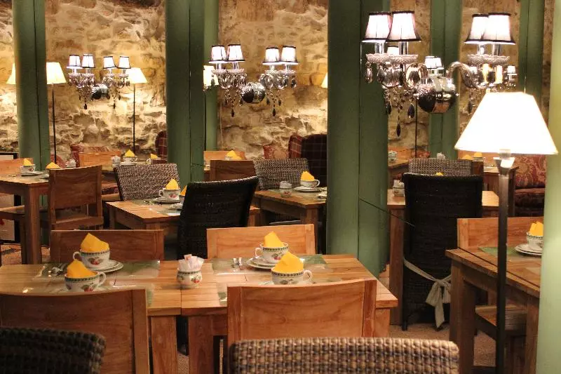 هتل Prince De Conti