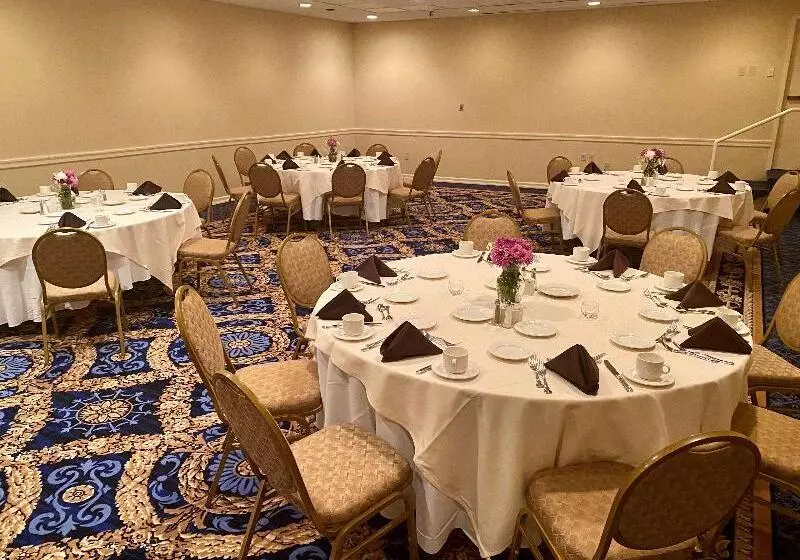 Radisson Hotel Philadelphia Northeast