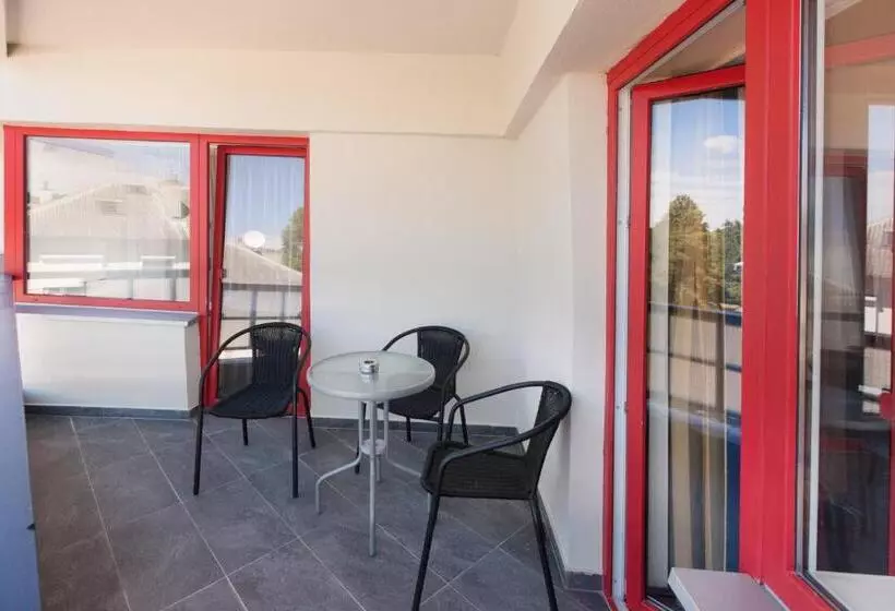 هتل Tauras Center