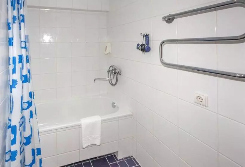 هتل Tauras Center