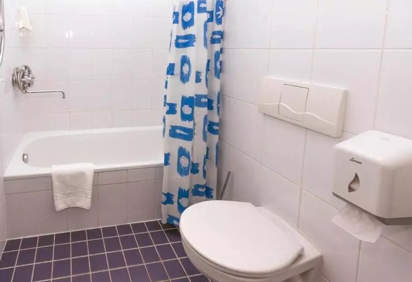 هتل Tauras Center