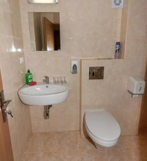 هتل Tauras Center