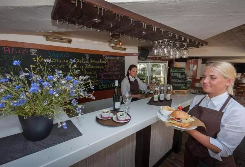 هتل Tauras Center