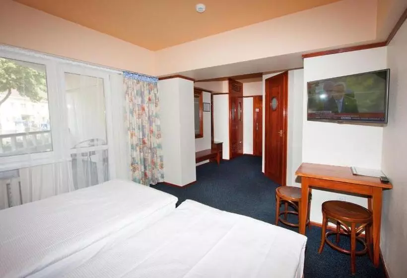 هتل Tauras Center