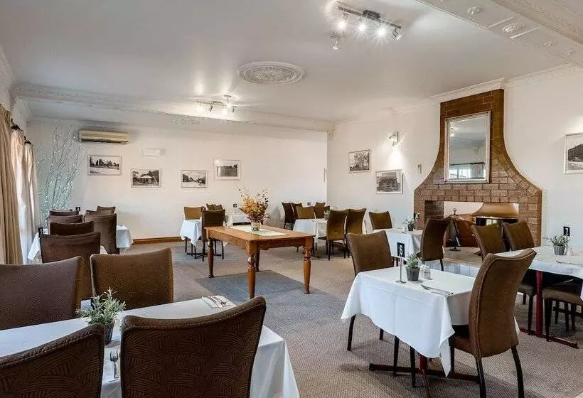 Отель The Henry Parkes Tenterfield