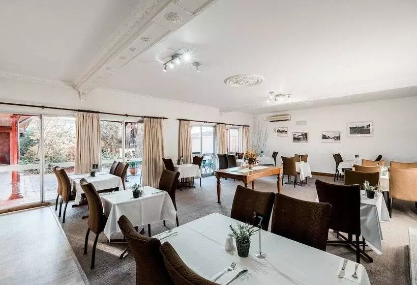 Отель The Henry Parkes Tenterfield