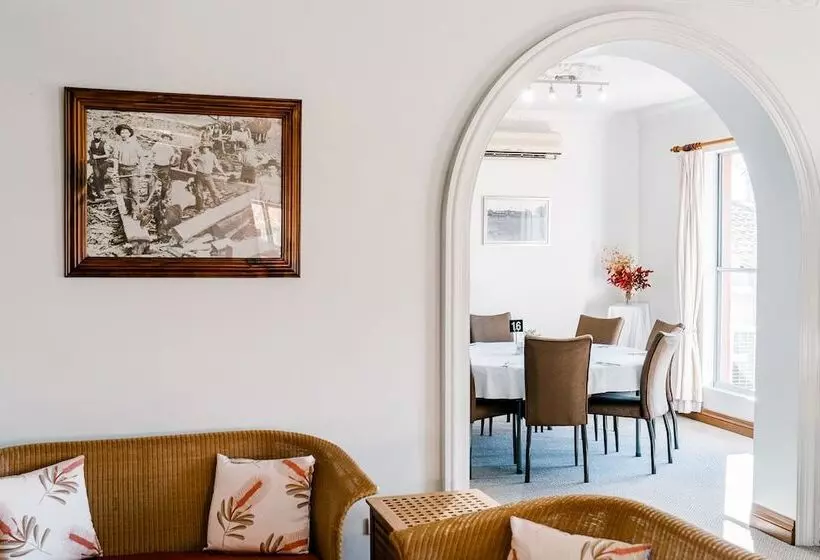 فندق The Henry Parkes Tenterfield