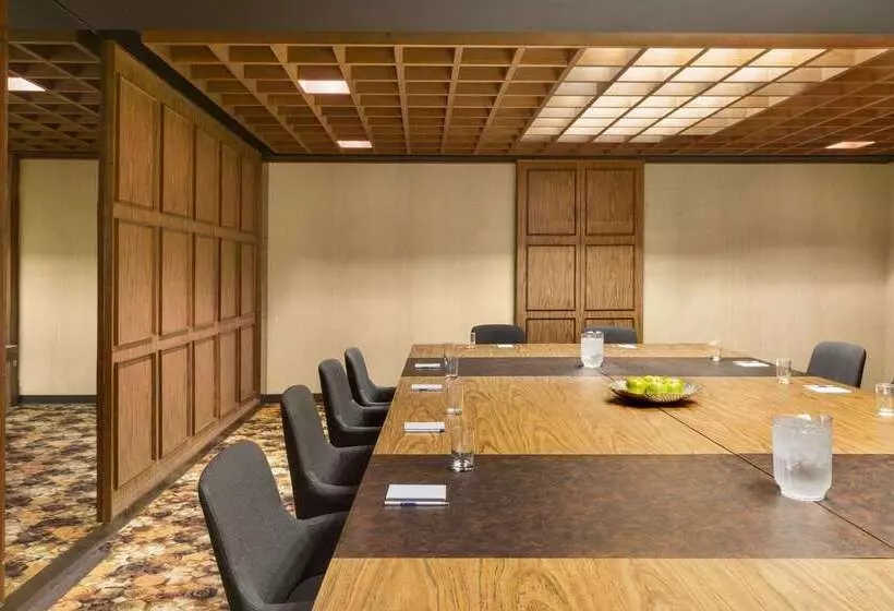 酒店 Travelodge By Wyndham Edmonton East