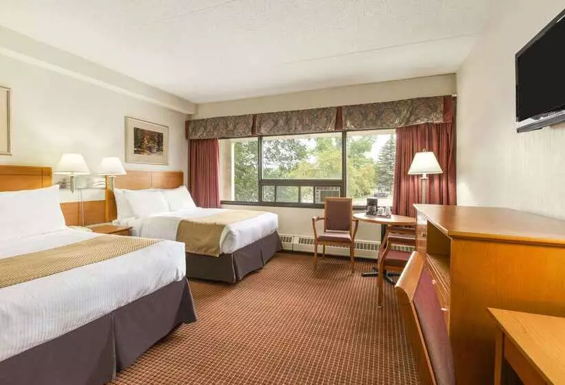 酒店 Travelodge By Wyndham Edmonton East