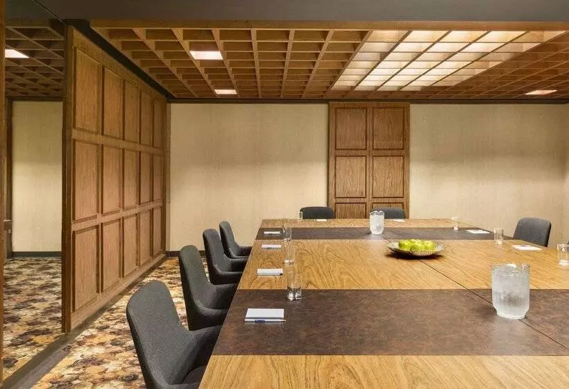 酒店 Travelodge By Wyndham Edmonton East