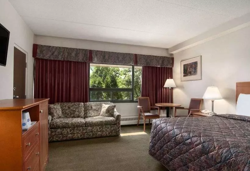 酒店 Travelodge By Wyndham Edmonton East