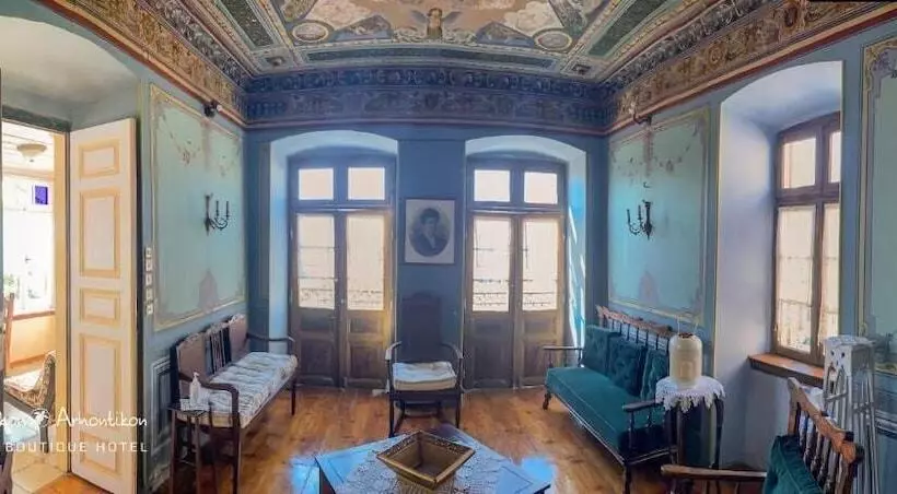 فندق Aeginitikon Arhontikon