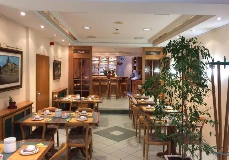 هتل Christophe Colomb