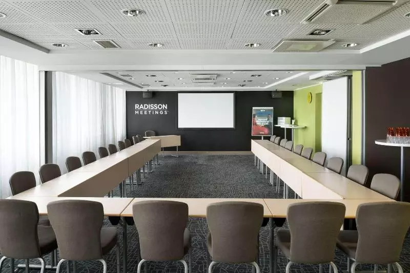 هتل Park Inn By Radisson Central Tallinn