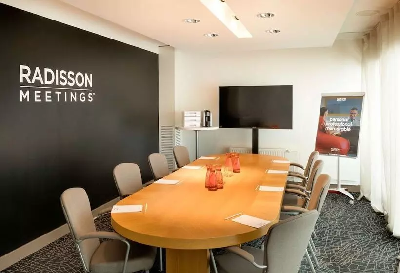 هتل Park Inn By Radisson Central Tallinn