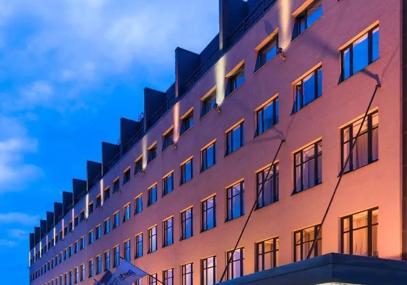 هتل Park Inn By Radisson Central Tallinn