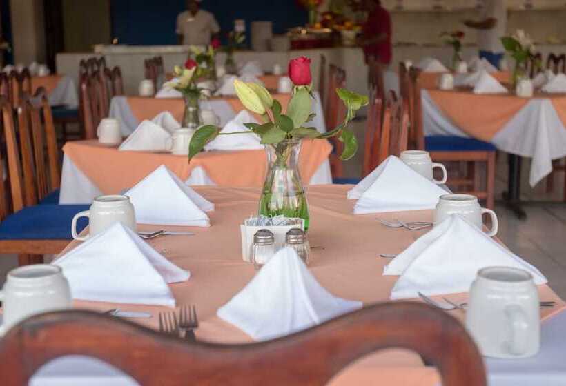 هتل Qualton Club Ixtapa All Inclusive