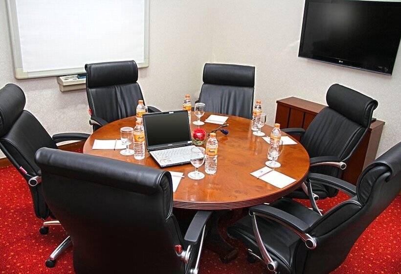 Redtop Hotel & Convention Center