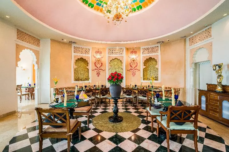 בית מלון כפרי Royal Wing Suites & Spa Pattaya