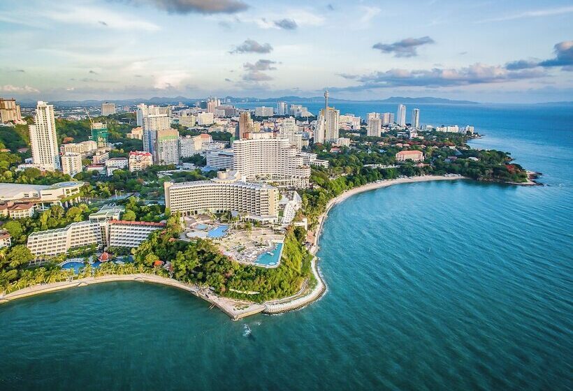 ホテル Royal Wing Suites & Spa Pattaya